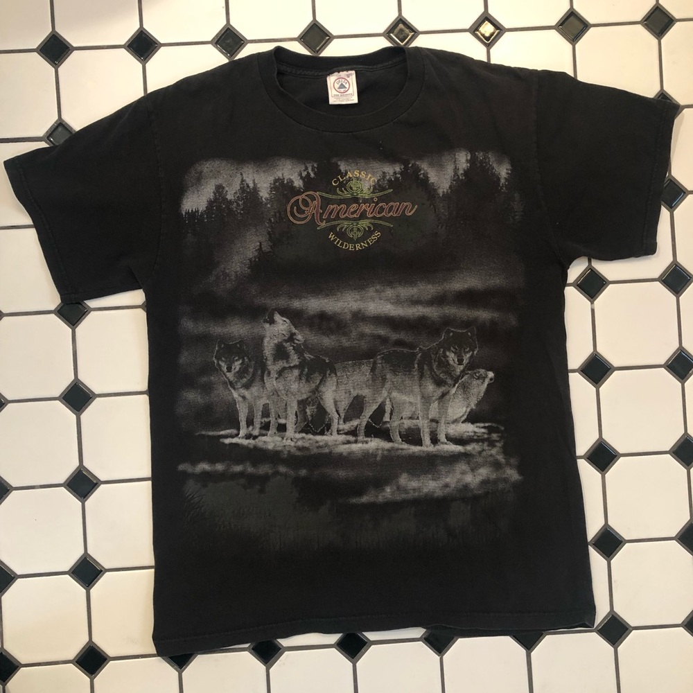 Vintage Wolves Tee! - Picture 2 of 3